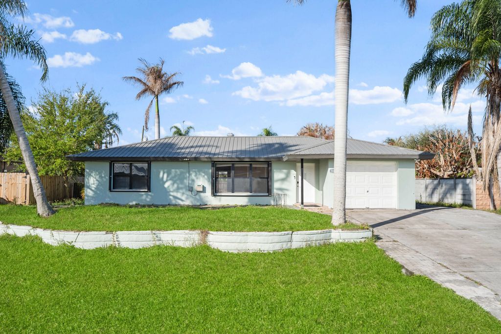 1672 SW Schleicher Lane, Port St. Lucie, Port St Lucie, FL 34984