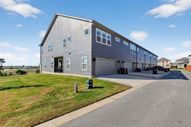 213 Flowers Ave, Hutto, TX 78634