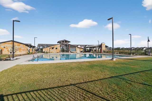 213 Flowers Ave, Hutto, TX 78634