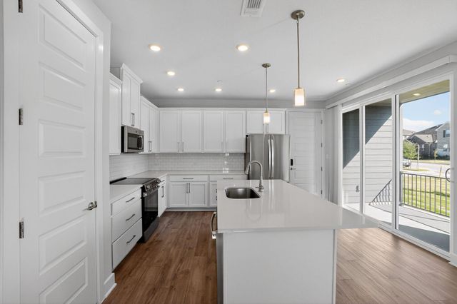 213 Flowers Ave, Hutto, TX 78634