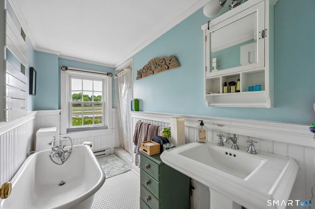 153 Middle Beach Road, Madison, CT 06443