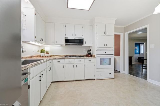 2113 Saint Marshall DR, Virginia Beach, VA 23454