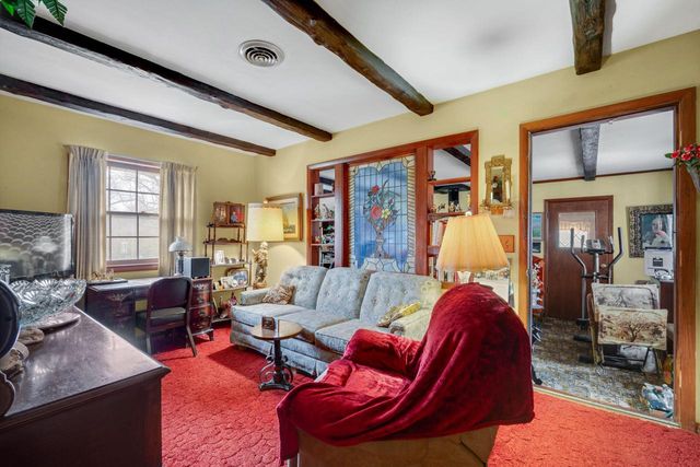 W275S3302 Burnell DRIVE, Waukesha, WI 53189