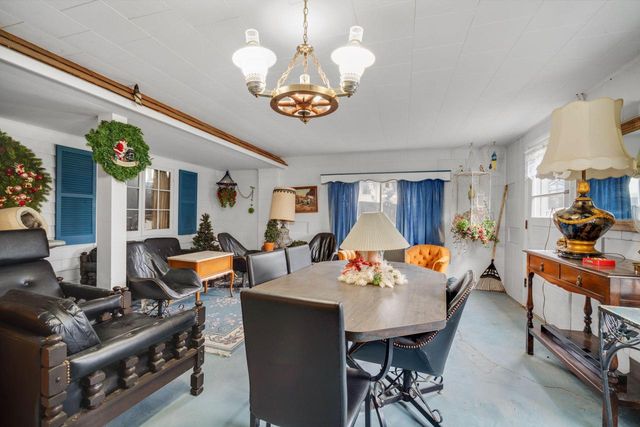 W275S3302 Burnell DRIVE, Waukesha, WI 53189