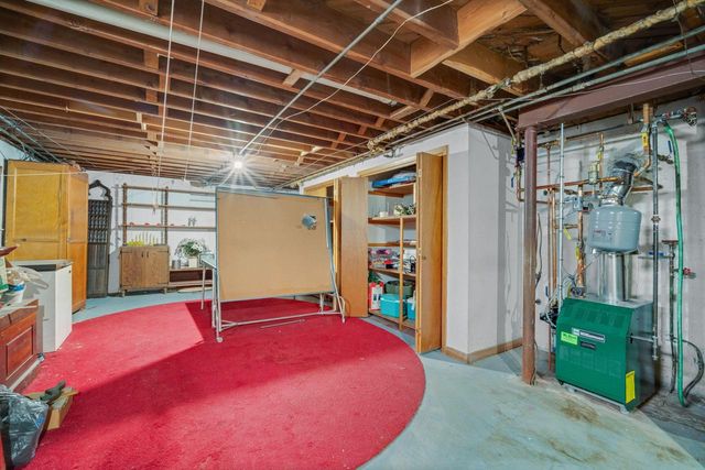 W275S3302 Burnell DRIVE, Waukesha, WI 53189