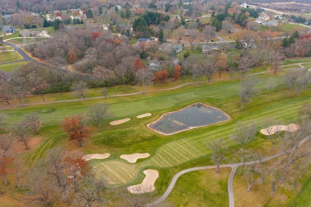 W275S3302 Burnell DRIVE, Waukesha, WI 53189