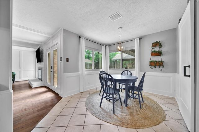 10915 Holly Springs Drive, Houston, TX 77042