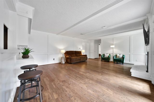 10915 Holly Springs Drive, Houston, TX 77042