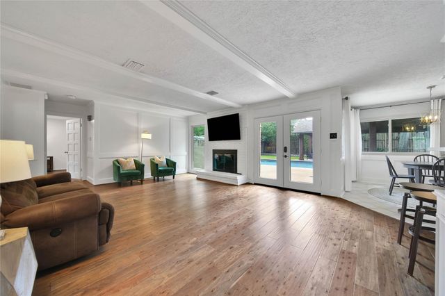 10915 Holly Springs Drive, Houston, TX 77042