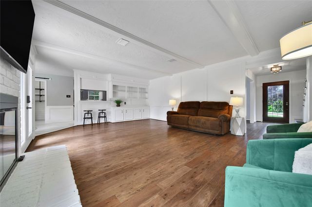 10915 Holly Springs Drive, Houston, TX 77042