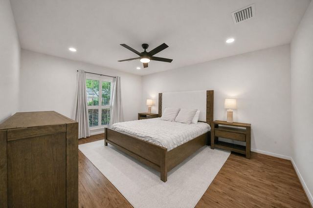 10915 Holly Springs Drive, Houston, TX 77042