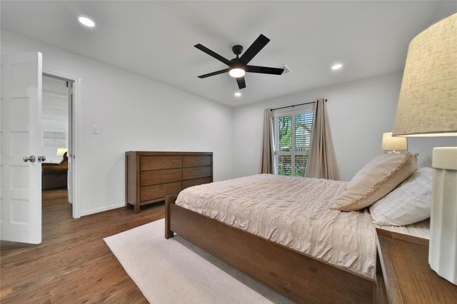 10915 Holly Springs Drive, Houston, TX 77042