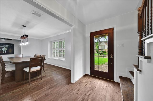 10915 Holly Springs Drive, Houston, TX 77042