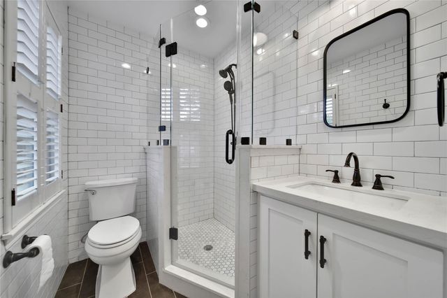 10915 Holly Springs Drive, Houston, TX 77042