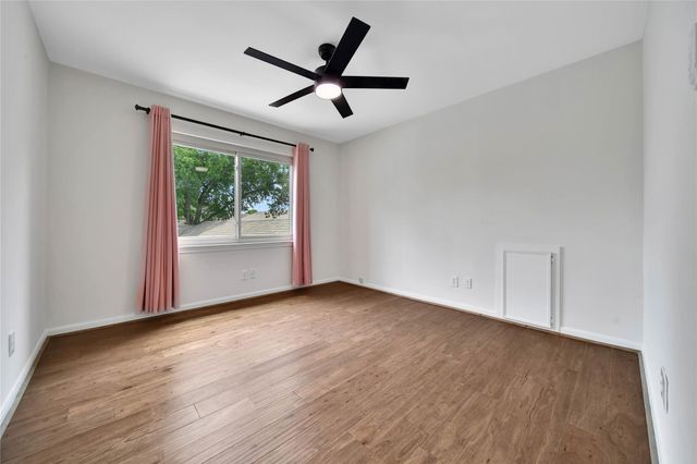 10915 Holly Springs Drive, Houston, TX 77042