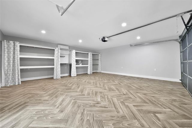 10915 Holly Springs Drive, Houston, TX 77042