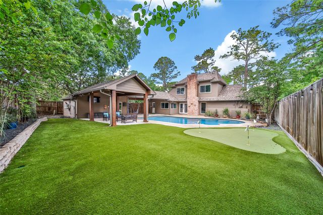 10915 Holly Springs Drive, Houston, TX 77042