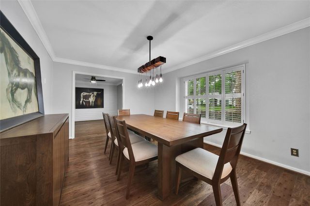 10915 Holly Springs Drive, Houston, TX 77042