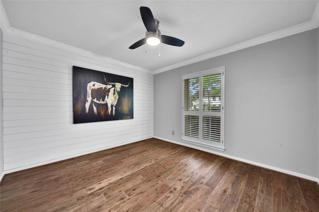 10915 Holly Springs Drive, Houston, TX 77042