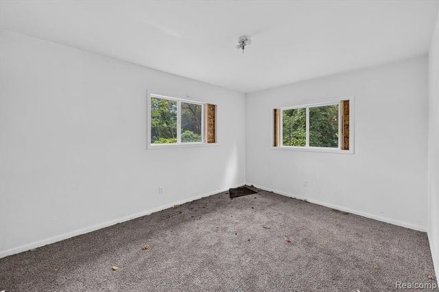 126 E Gracelawn Avenue, Flint, MI 48505