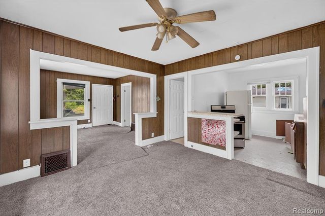 126 E Gracelawn Avenue, Flint, MI 48505