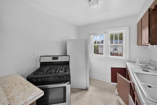 126 E Gracelawn Avenue, Flint, MI 48505