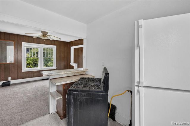 126 E Gracelawn Avenue, Flint, MI 48505