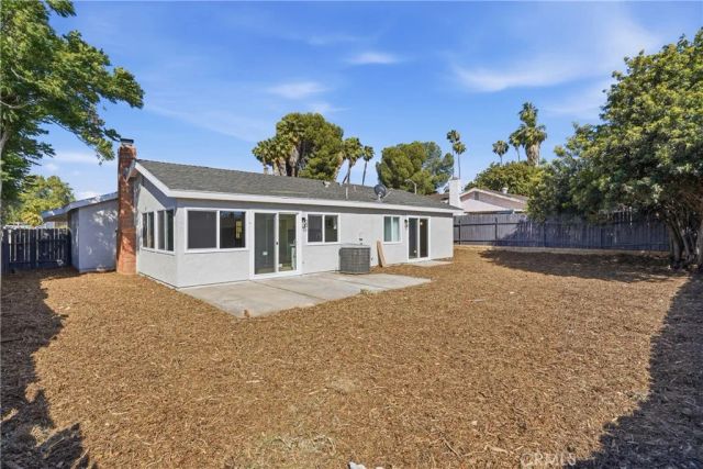 2924 Louisiana Place, Riverside, CA 92506