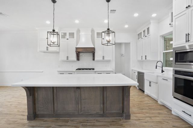 13019 Willow Drive, Needville, TX 77461