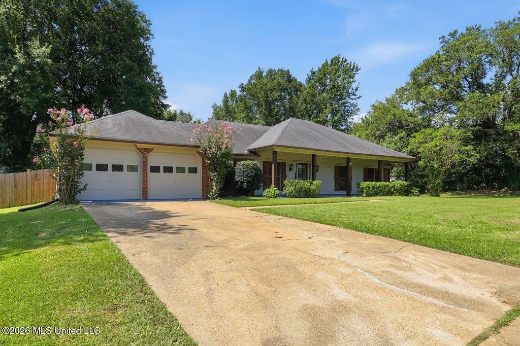 153 Oak Ridge Circle, Madison, MS 39110
