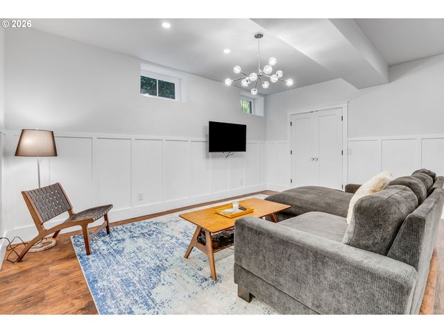 128 Se CESAR E CHAVEZ Blvd, Portland, OR 97214