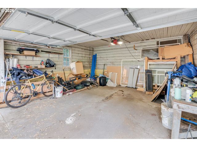 128 Se CESAR E CHAVEZ Blvd, Portland, OR 97214