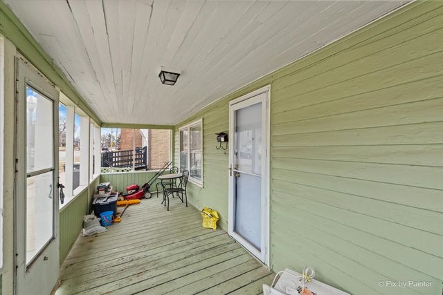 58 S Geneva Street, Elgin, IL 60120