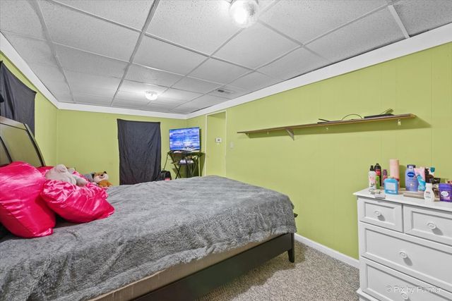 58 S Geneva Street, Elgin, IL 60120