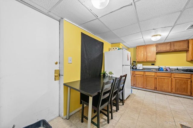 58 S Geneva Street, Elgin, IL 60120