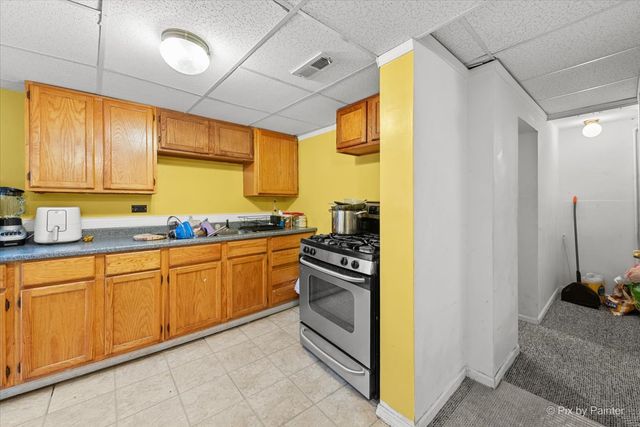 58 S Geneva Street, Elgin, IL 60120