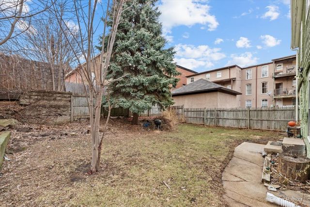 58 S Geneva Street, Elgin, IL 60120