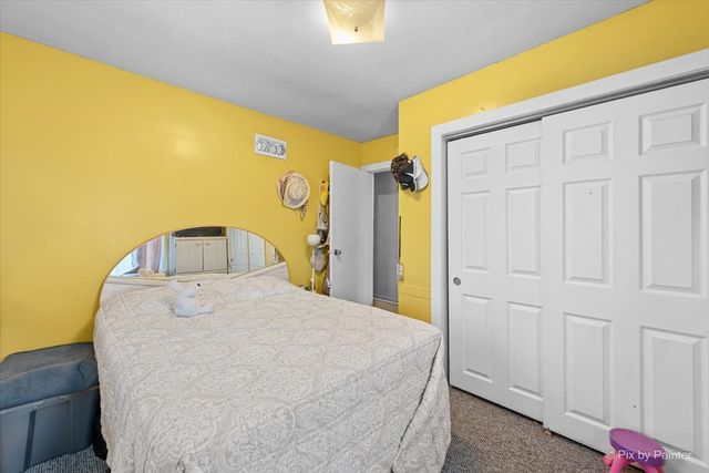 58 S Geneva Street, Elgin, IL 60120