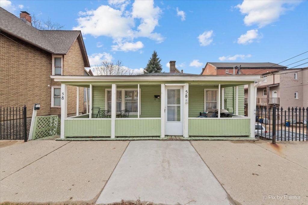 58 S Geneva Street, Elgin, IL 60120