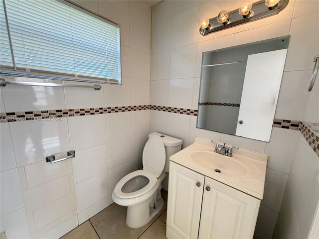 2571 NW 13th Ct 4, Fort Lauderdale, FL 33311