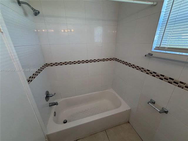 2571 NW 13th Ct 4, Fort Lauderdale, FL 33311