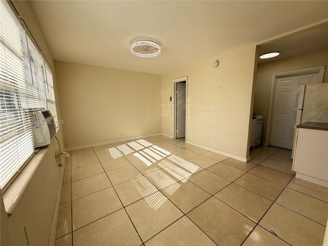 2571 NW 13th Ct 4, Fort Lauderdale, FL 33311