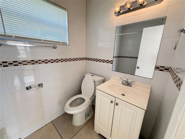 2571 NW 13th Ct 4, Fort Lauderdale, FL 33311