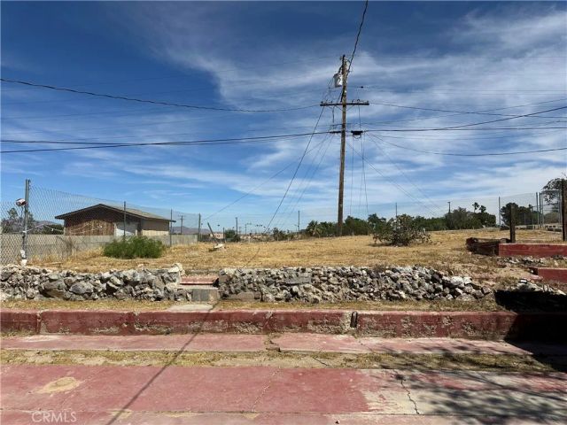 709 Caliente, Barstow, CA 92311