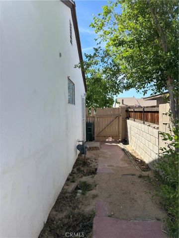 709 Caliente, Barstow, CA 92311