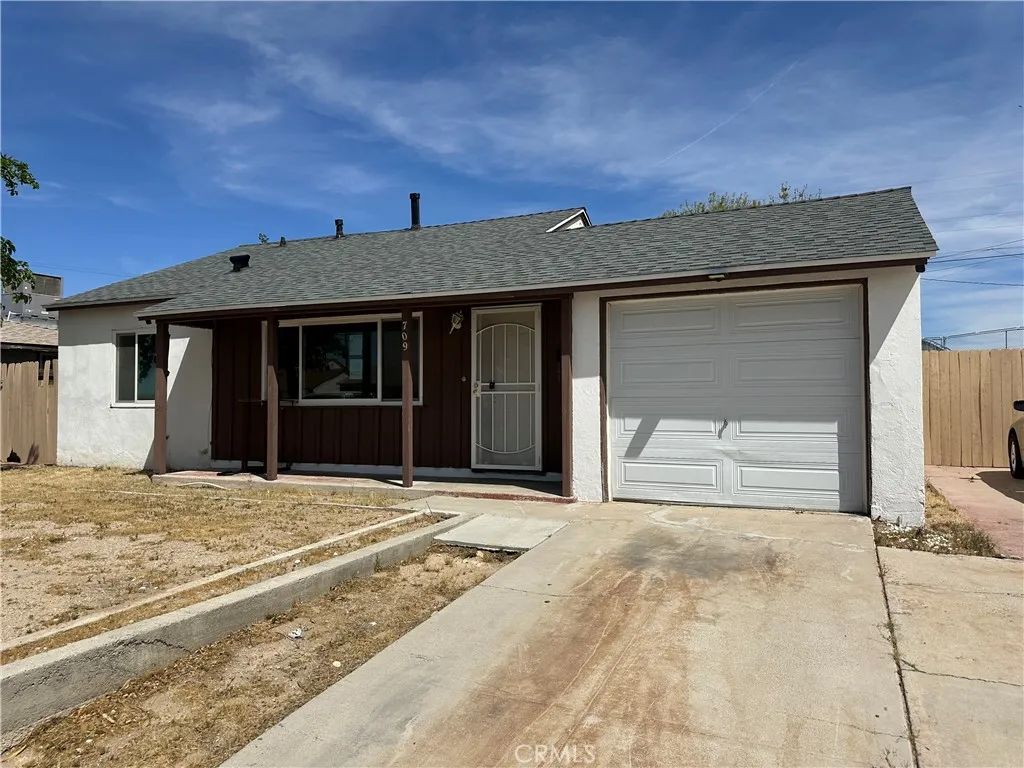 709 Caliente, Barstow, CA 92311