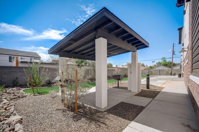 3645 E Earll Drive 18, Phoenix, AZ 85018