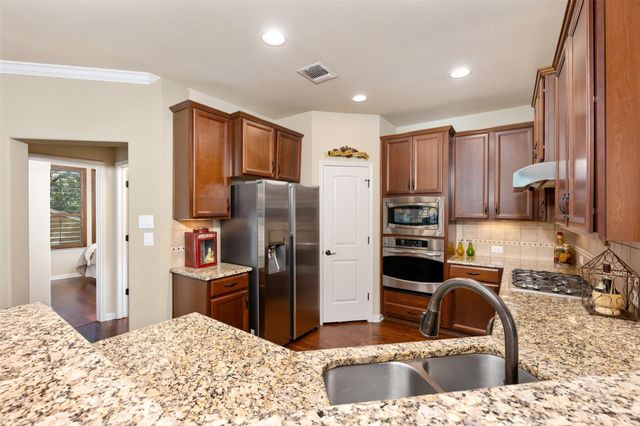 503 S Meadowlark ST A, Lakeway, TX 78734