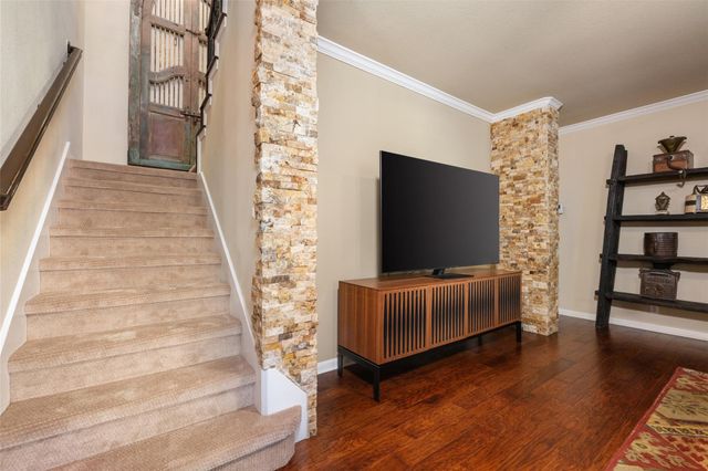 503 S Meadowlark ST A, Lakeway, TX 78734