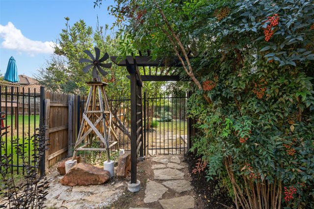 503 S Meadowlark ST A, Lakeway, TX 78734